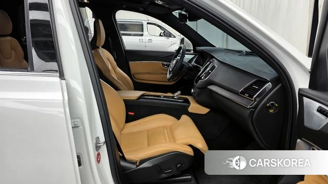 Volvo XC90 second Generation 2022 Белый из Кореи, фото 2