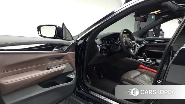 BMW 6 Series GT (G32) 2023 Черный из Кореи, фото 2