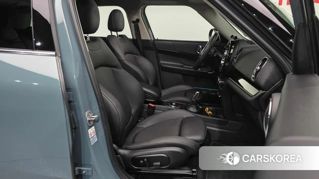 Mini Cooper Countryman 2023 Цвет галактики из Кореи, фото 2