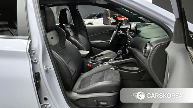 Hyundai The New Kona 2022 Светло-серебряный цвет из Кореи, фото 2