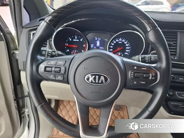Kia The New Carnival 2019 Серебряный из Кореи, фото 2