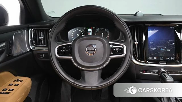 Volvo V60 Cross-Country 2nd Generation 2019 Серый из Кореи, фото 2