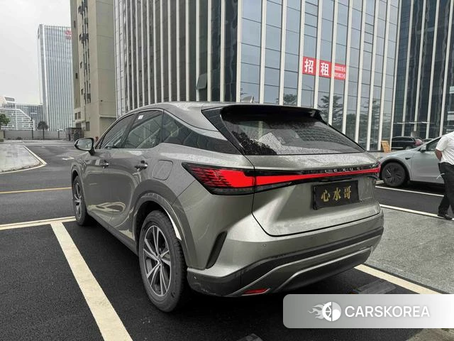 Lexus RX 2024 Серебристо-серый из Китая, фото 2