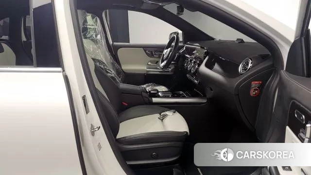 Mercedes-Benz GLA - Class H247 2022 Белый из Кореи, фото 2