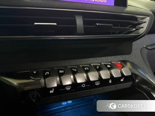 Peugeot 3008 second generation 2018 Белый из Кореи, фото 2