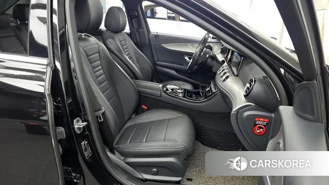 Mercedes-Benz E-Class W213 2019 Черный из Кореи, фото 2