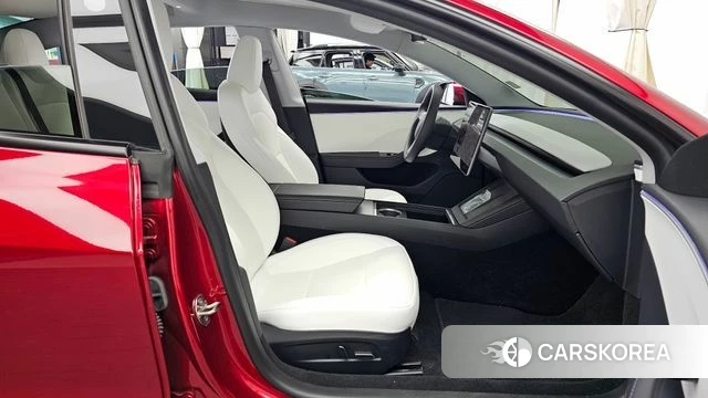 Tesla Model 3 2024 Красный из Кореи, фото 2