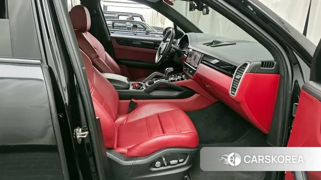 Porsche Cayenne (PO536) 2021 Черный из Кореи, фото 2