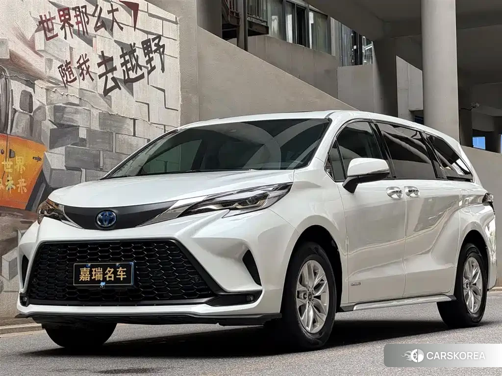 Toyota Granvia 2023 Белый из Китая, фото 2