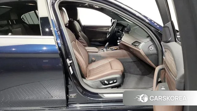 BMW 5 Series (G30) 2019 Синий из Кореи, фото 2