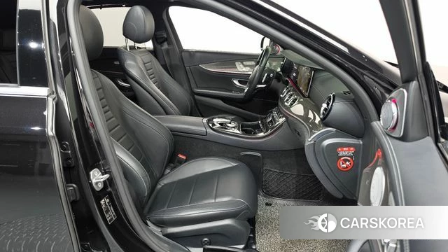 Mercedes-Benz E-Class W213 2018 Черный из Кореи, фото 2
