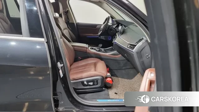 BMW X7 (G07) 2022 Черный из Кореи, фото 2