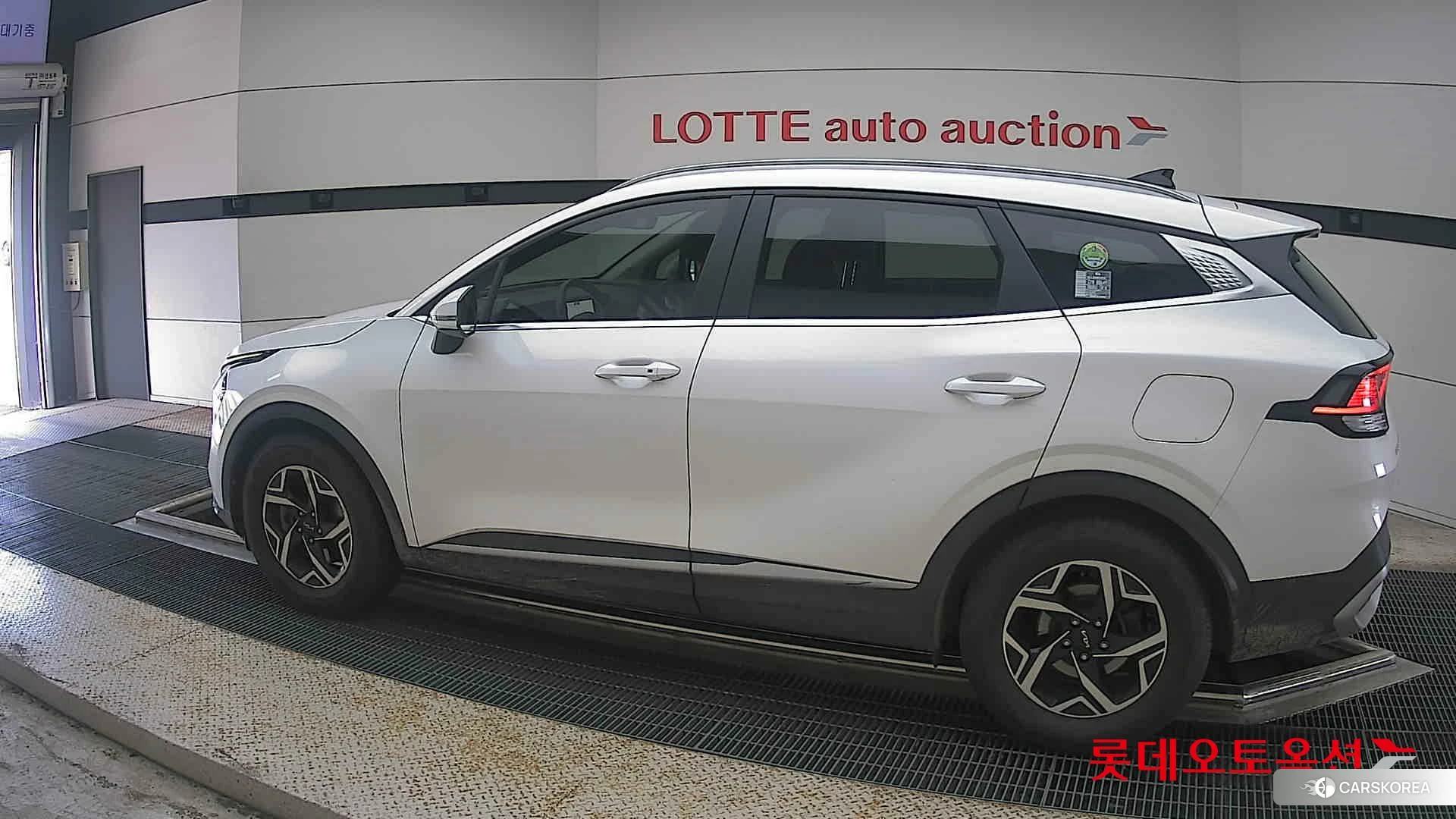 Kia Sportage 2022 Snow White Pearl (optional) из Кореи, фото 2