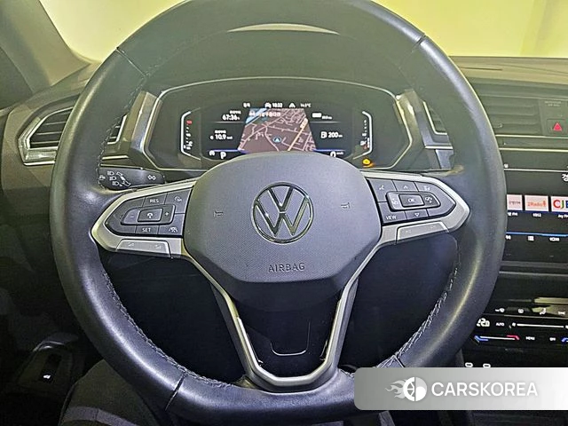 Volkswagen Tiguan Allspace 2023 Синий из Кореи, фото 2