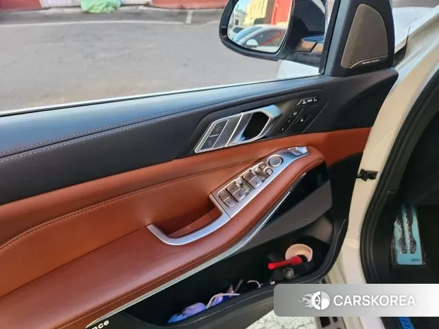 BMW X7 (G07) 2021 Белый из Кореи, фото 2