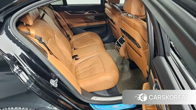 BMW 7 Series (G11) 2021 Черный из Кореи, фото 2