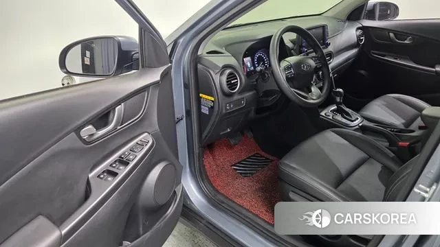 Hyundai Kona 2018 Светло-серебряный цвет из Кореи, фото 2
