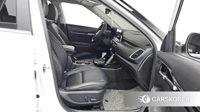 Kia Seltos 2022 Белый из Кореи, фото 2