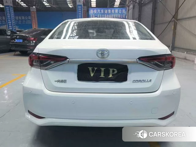 Toyota Corolla 2021 Белый из Китая, фото 2