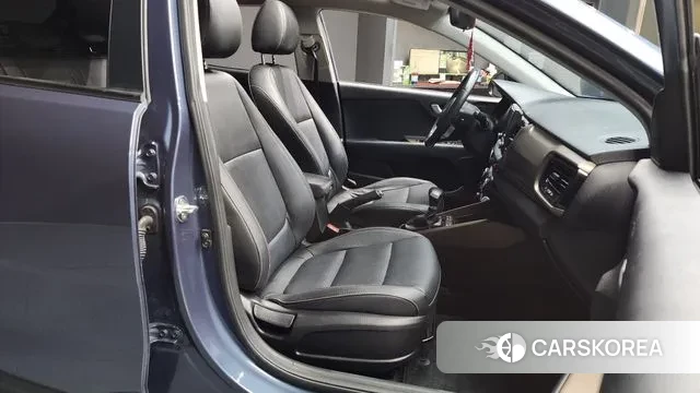 Kia Stonic 2018 Синий из Кореи, фото 2