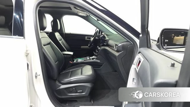 Ford Explorer 6th Generation 2021 Белый из Кореи, фото 2