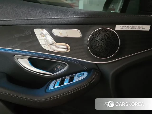 Mercedes-Benz GLC-Class X253 2018 Белый из Кореи, фото 2