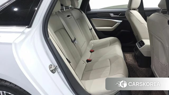 Audi A6 (C8) 2022 Белый из Кореи, фото 2