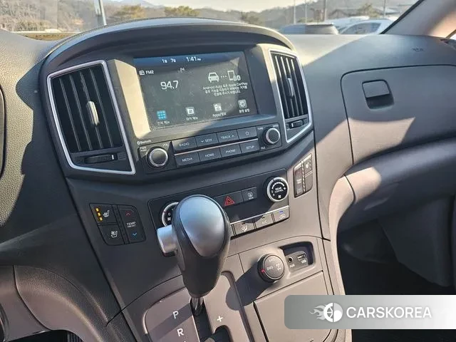 Hyundai The New Grand Starex 2019 Серебристо-серый из Кореи, фото 2