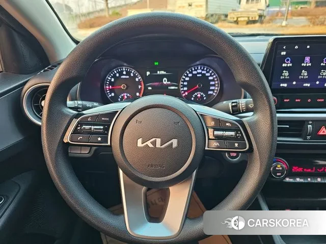 Kia The New K3 2nd generation 2022 Белый из Кореи, фото 2