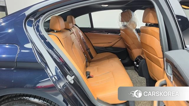 BMW 5 Series (G30) 2021 Черный из Кореи, фото 2