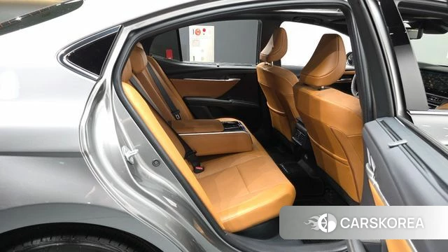Toyota Camry (XV80) 2025 Серый из Кореи, фото 2