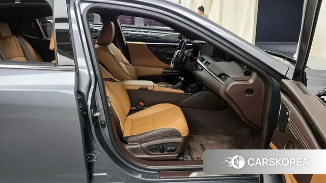 Lexus ES300h 7th generation 2020 Серый из Кореи, фото 2