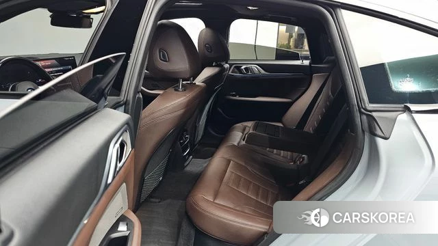 BMW i4 2023 Серебристо-серый из Кореи, фото 2