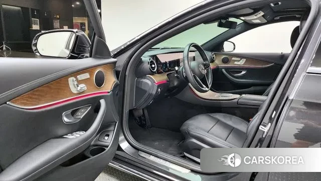 Mercedes-Benz E-Class W213 2022 Серый из Кореи, фото 2
