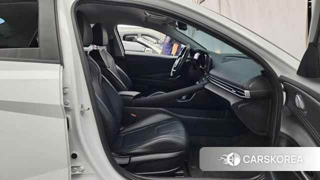 Hyundai Avante Hybrid (CN7) 2022 Белый из Кореи, фото 2