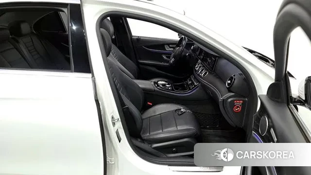 Mercedes-Benz E-Class W213 2019 Белый из Кореи, фото 2