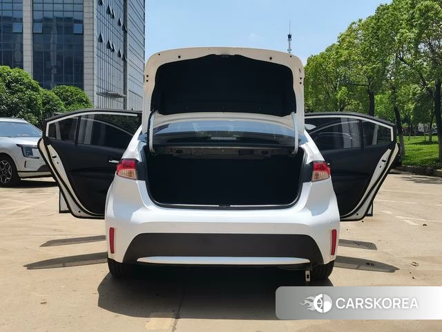 Toyota Lei Ling 2023 Белый из Китая, фото 2