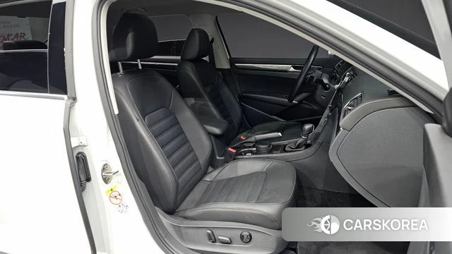 Volkswagen The New Passat 2018 Белый из Кореи, фото 2