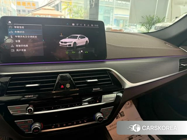 BMW 5 series PHEV 2022 Белый из Китая, фото 2