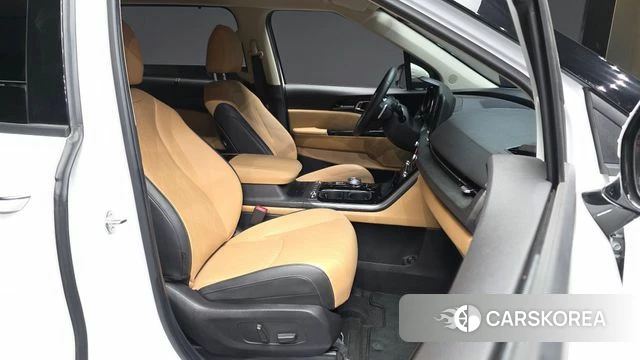 Kia Carnival 4th generation 2023 Белый из Кореи, фото 2