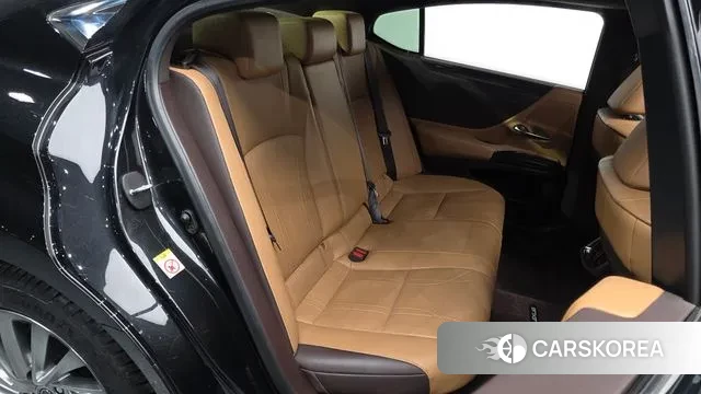 Lexus ES300h 7th generation 2018 Черный из Кореи, фото 2