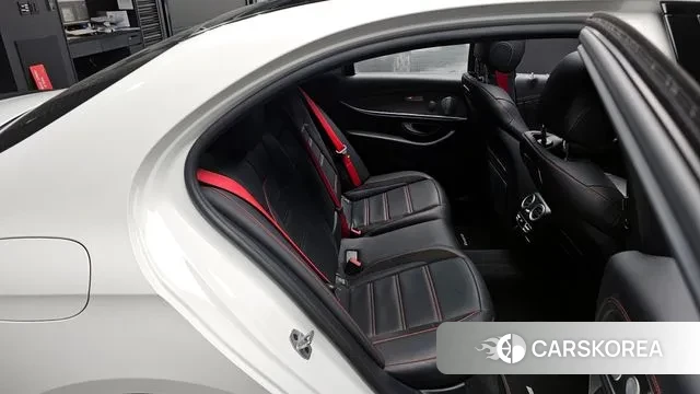 Mercedes-Benz E-Class W213 2018 Белый из Кореи, фото 2