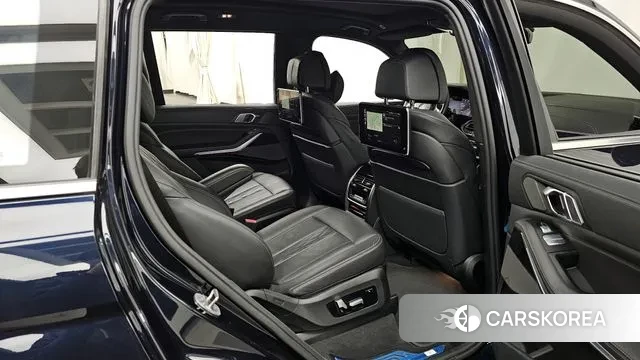 BMW X7 (G07) 2022 Черный из Кореи, фото 2