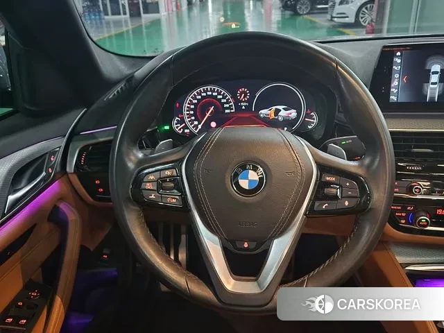 BMW 5 Series (G30) 2018 Серый из Кореи, фото 2