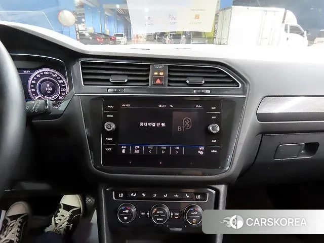 Volkswagen Tiguan Allspace 2018 Черный из Кореи, фото 2