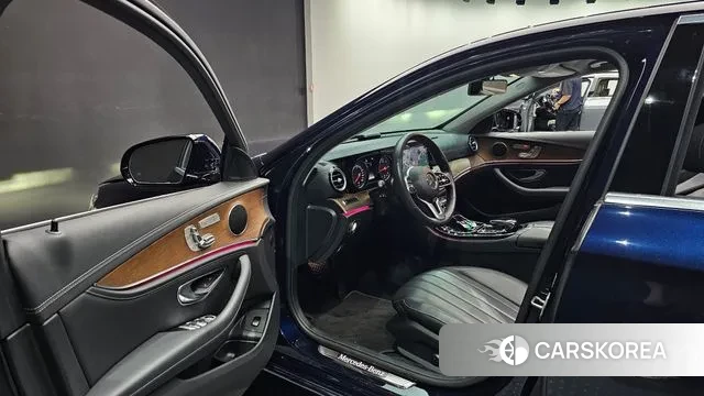 Mercedes-Benz E-Class W213 2020 Синий из Кореи, фото 2