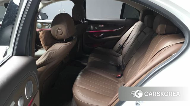 Mercedes-Benz E-Class W213 2018 Белый из Кореи, фото 2