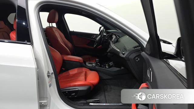 BMW 1 Series (F40) 2021 Белый из Кореи, фото 2