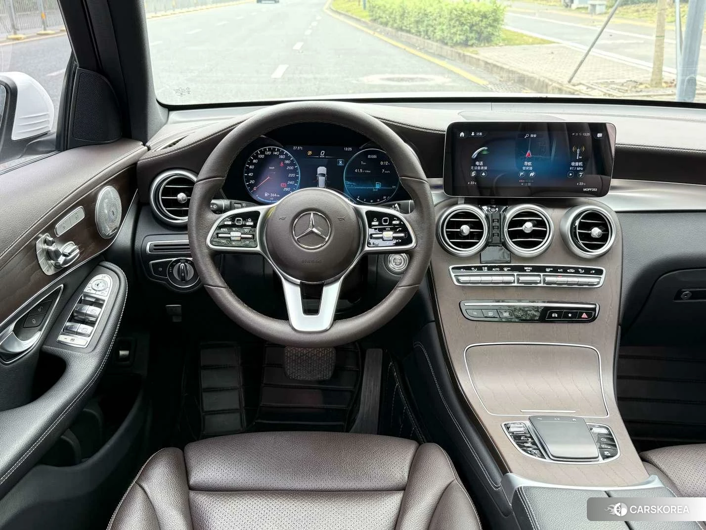 Mercedes-Benz GLC 2020 Белый из Китая, фото 2