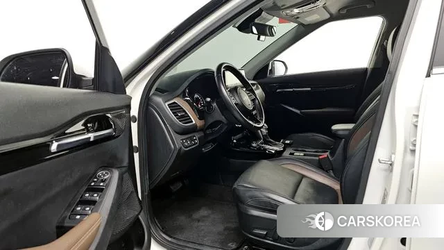 Kia Seltos 2022 Белый из Кореи, фото 2